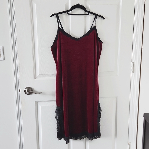 Wine Velvet Maxi Slip 1XL - Picture 1 of 3